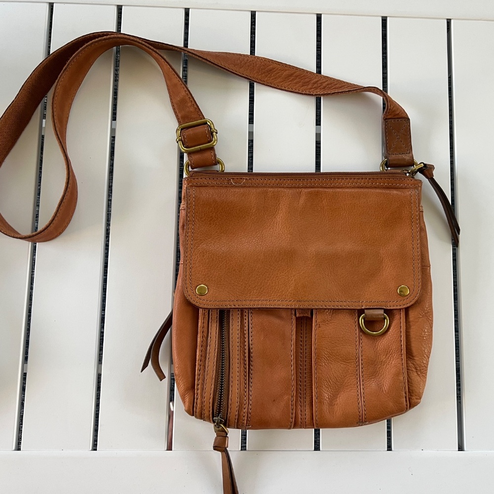 FOSSIL LEATHER CROSSBODY PURSE
